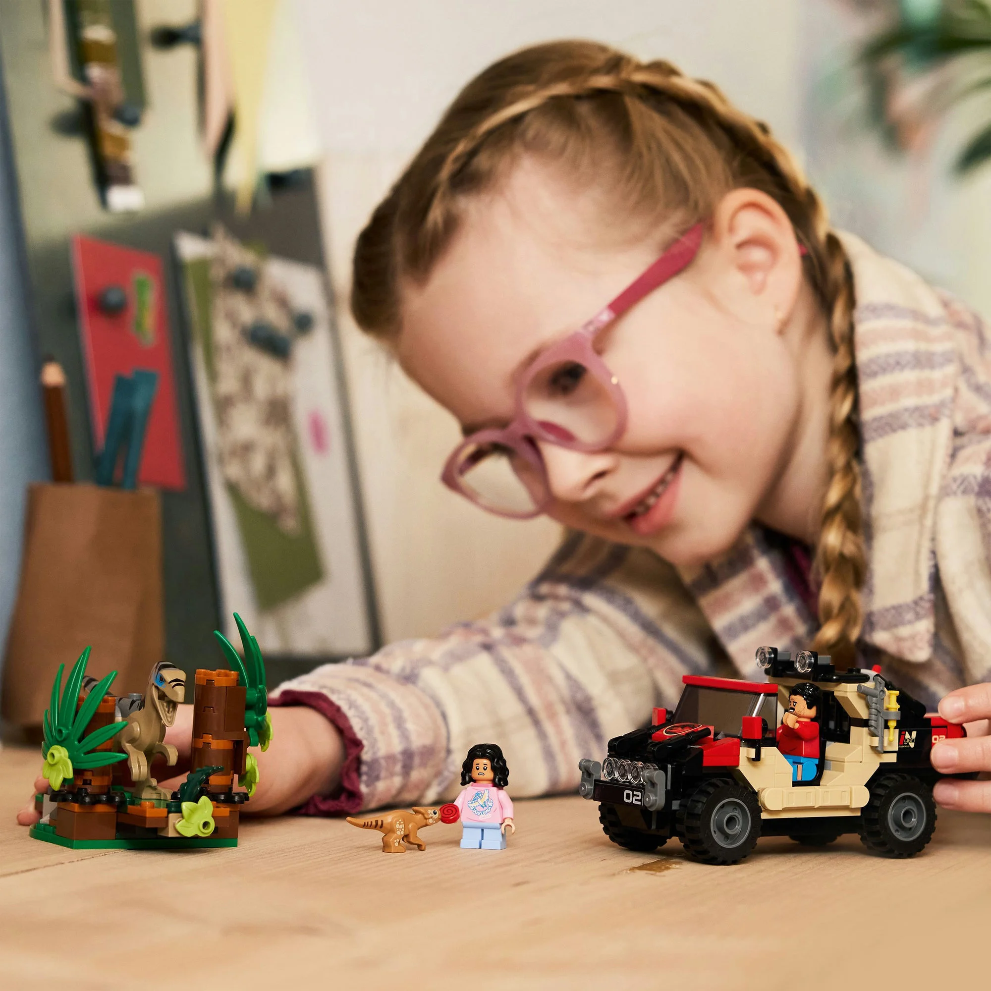 LEGO® Jurassic World™ Raptor: Verfolgungsjagd mit dem Geländewagen 76972