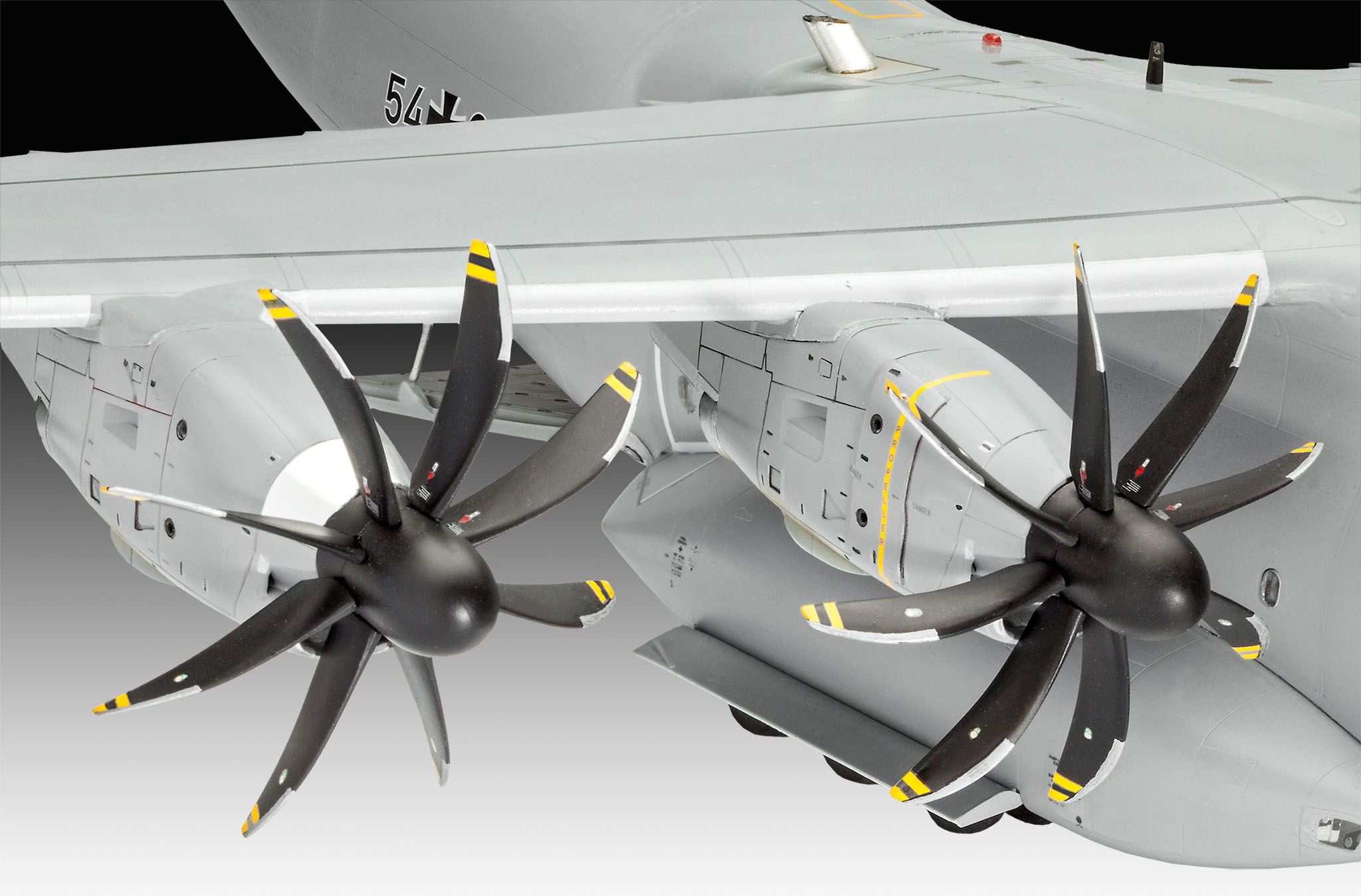 Revell 03929 Airbus A400M "Atlas" Luftwaffe Modellbausatz Flugzeug, Transport, Fahrzeug, Maschine, Propeller