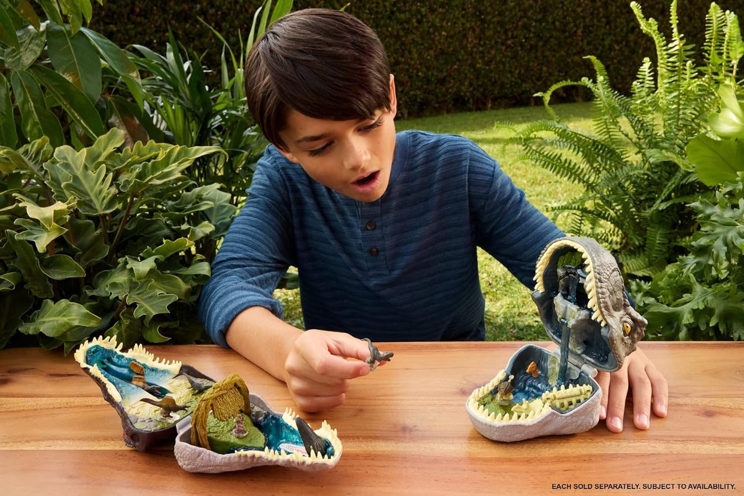 Jurassic World™ Micro Compact T-Rex Topfpflanze, Person, Portrait, Gras, Schuh
