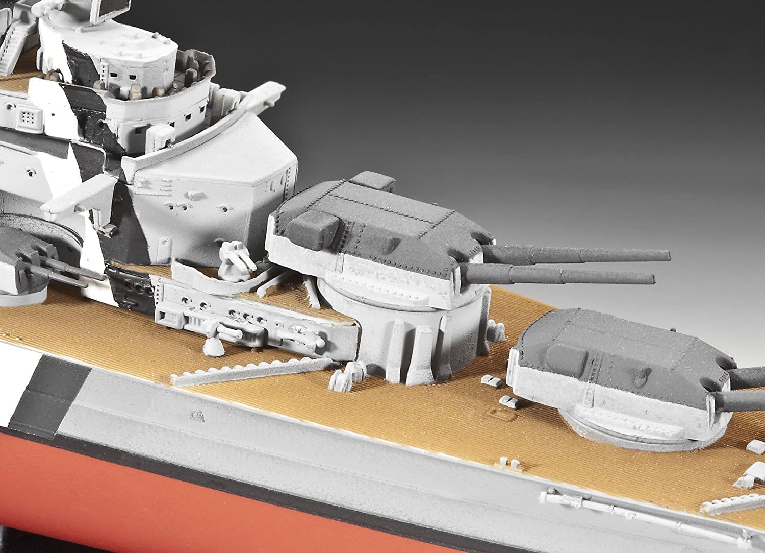 Revell 05098 Battleship Bismarck Modellbausatz 1:700