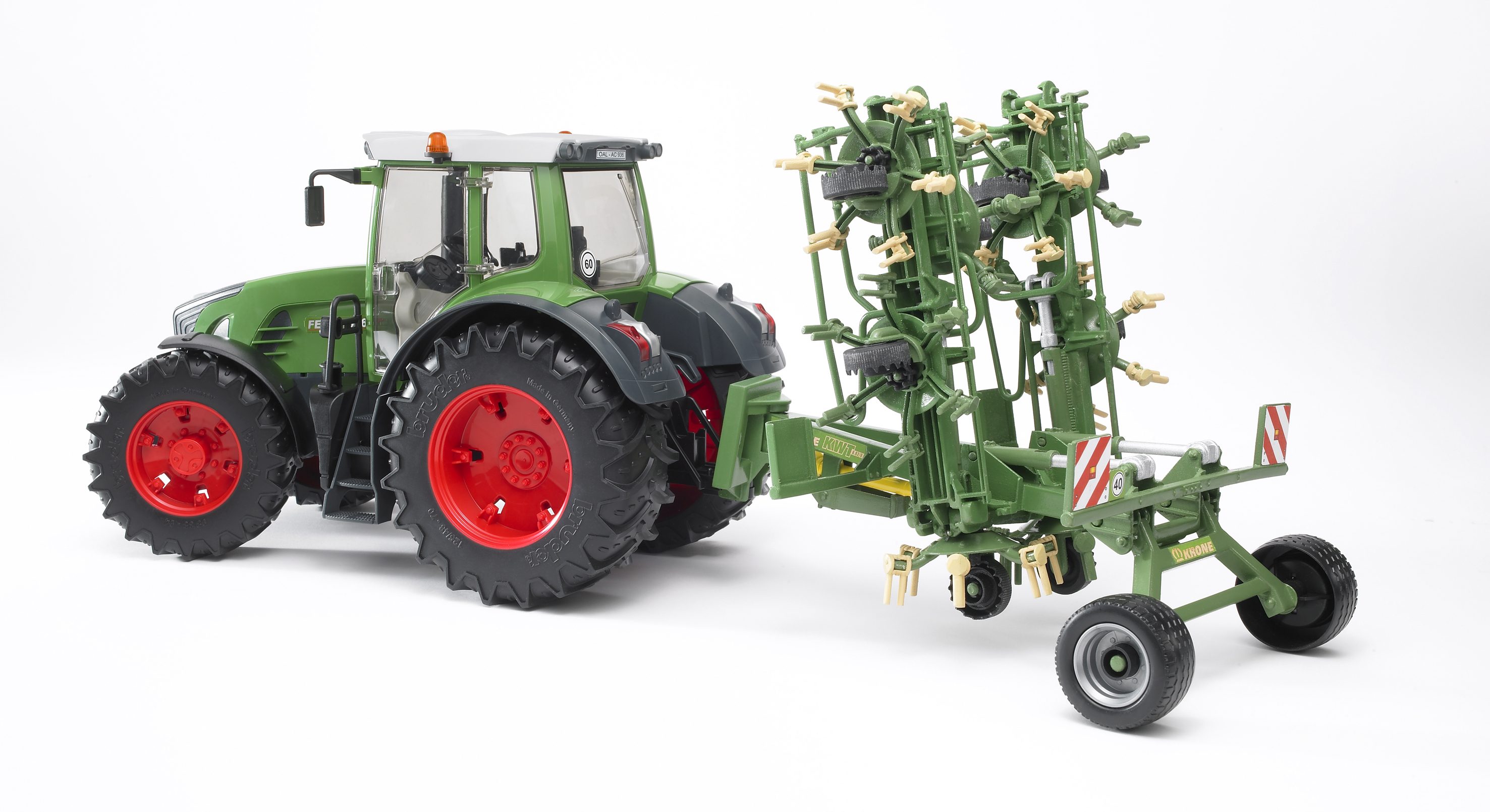 BRUDER 02224 - Krone Zettwender KWT 8.82 - Bild 2