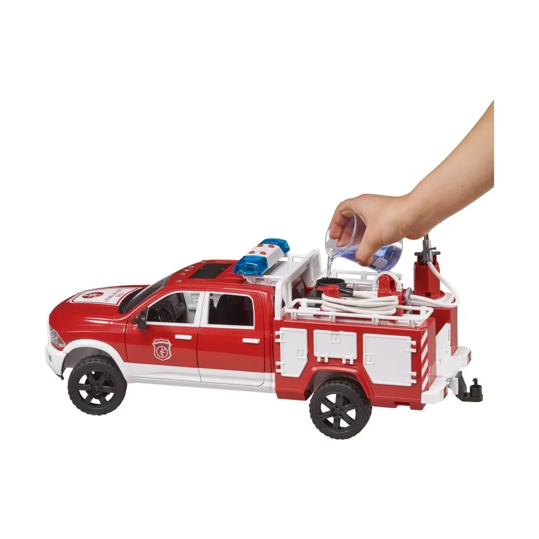 Bruder 02544 RAM 2500 Feuerwehreinsatzwagen mit Light + Sound Modul