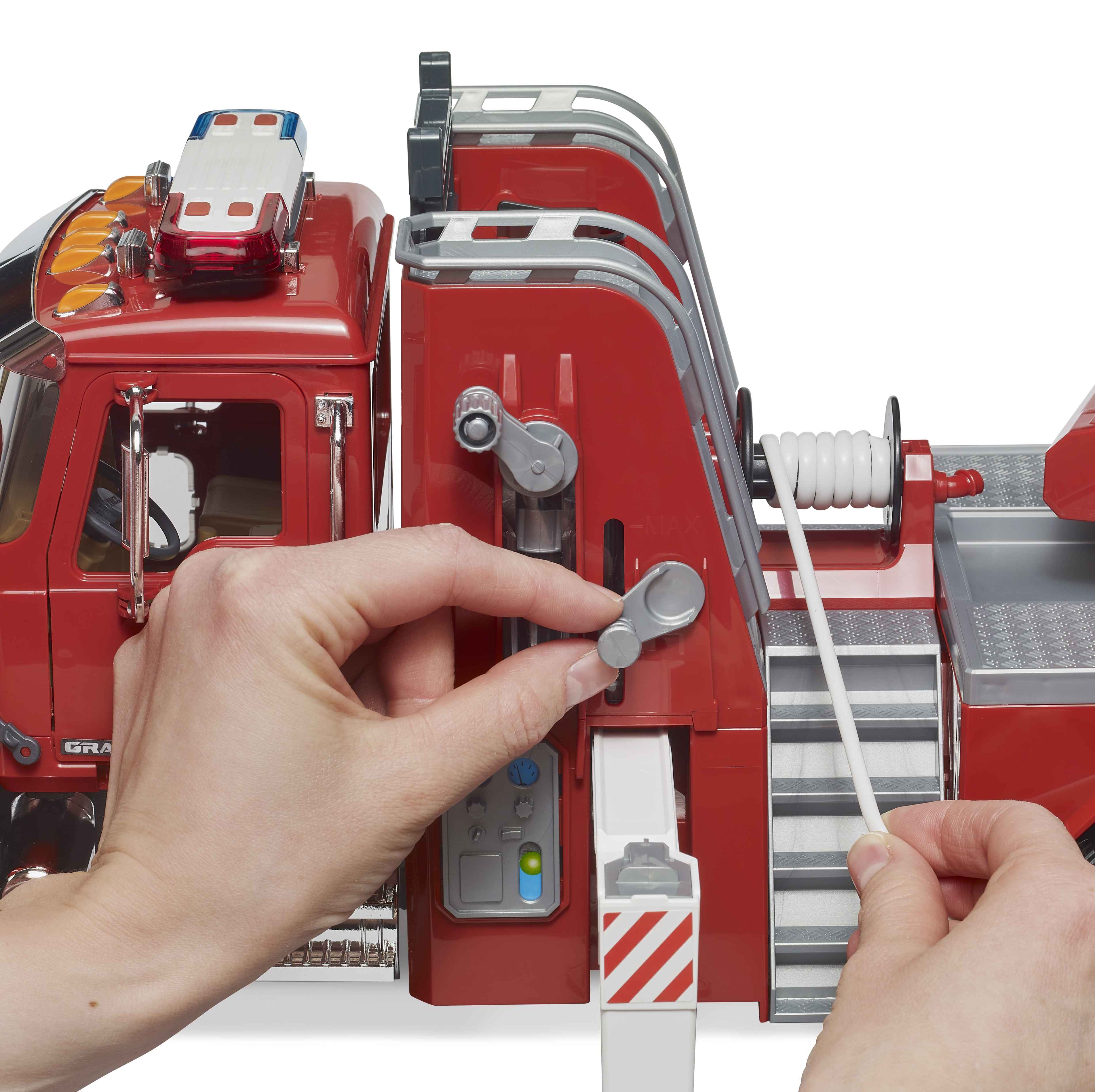 BRUDER 02821 - MACK Granite Feuerwehrleiterwagen mit Pumpe - Bild 4