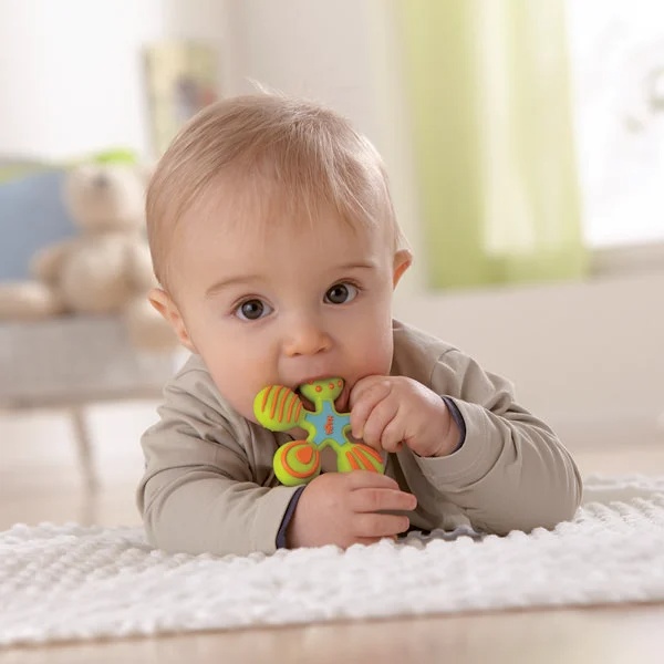 HABA Greifling Stern aus Silikon, Babyspielzeug & Zahnungshilfe mit verschiedenen Oberflächenstrukturen