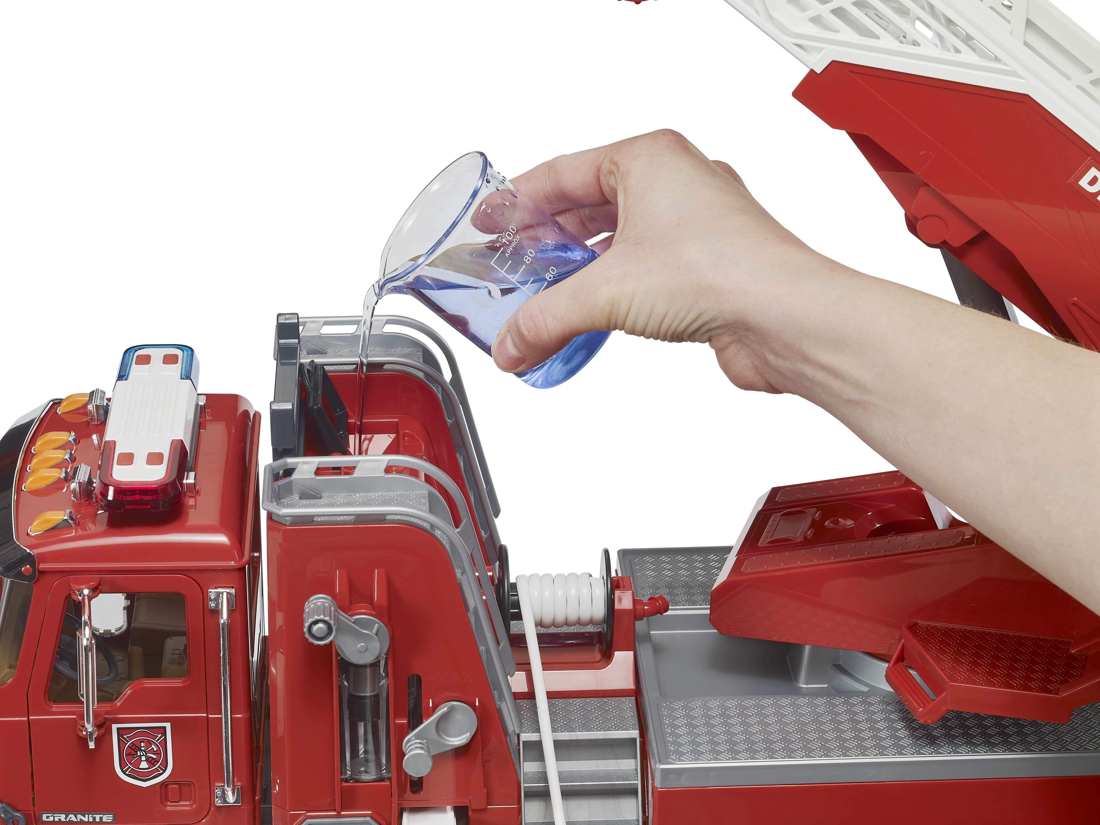 BRUDER 02821 - MACK Granite Feuerwehrleiterwagen mit Pumpe - Bild 5