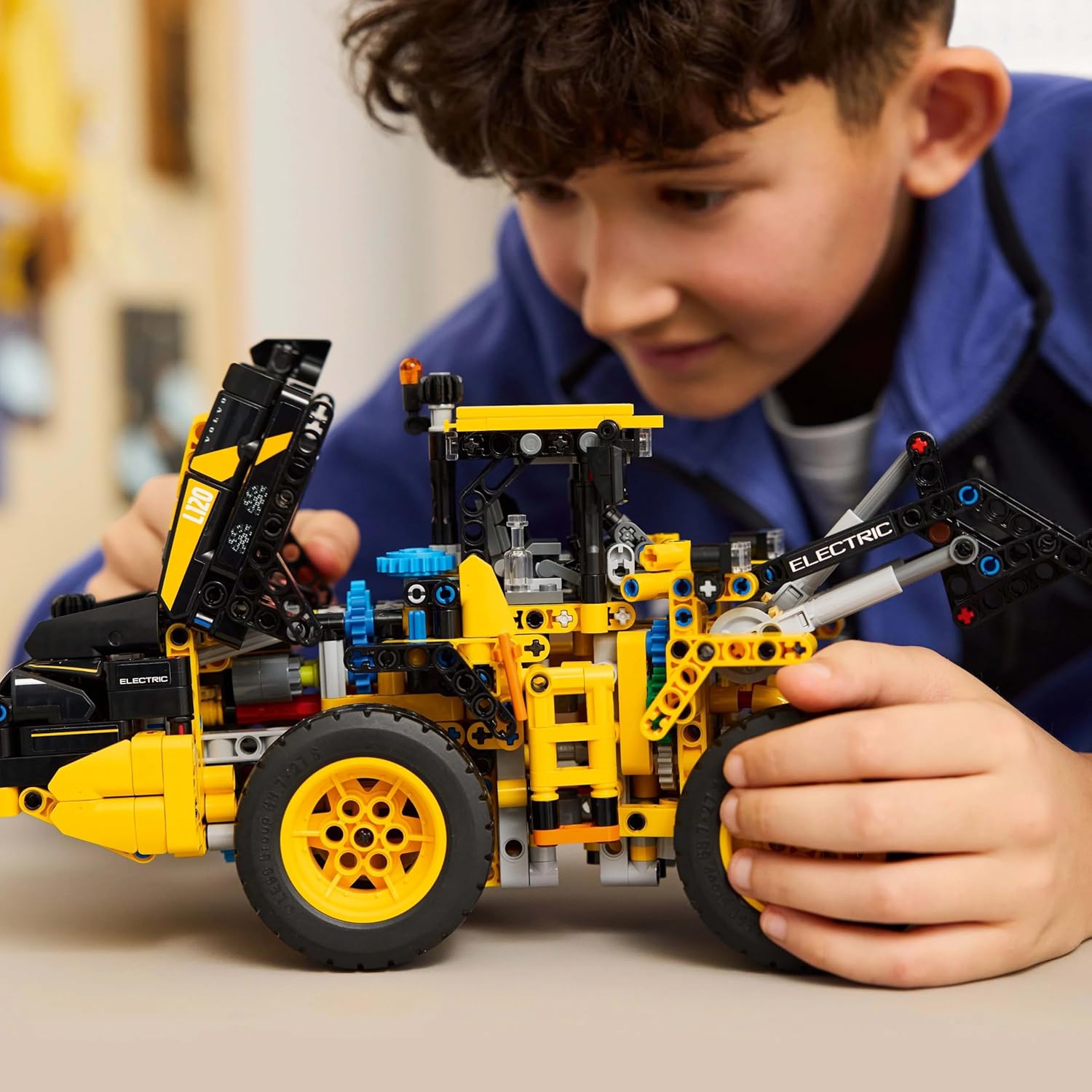 LEGO® Technic 42209 Volvo L120 Electric Radlader Spielzeug, Maschine, Rad, Lego-Set