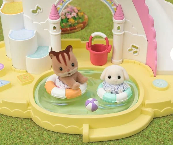 Sylvanian Families 5746 Erlebniskindergarten Sandkasten und Pool