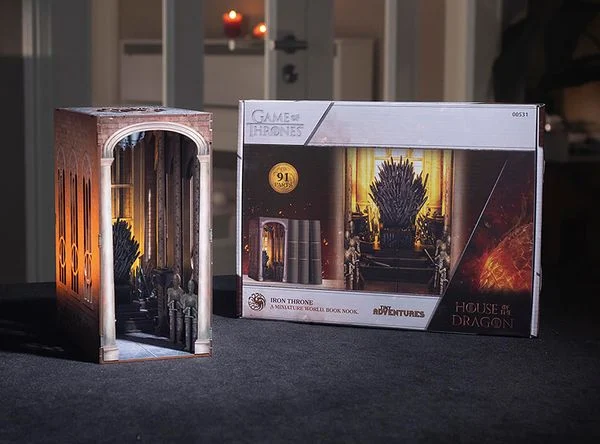 Revell 00531 Tiny Adventures - House of the Dragon "Iron Throne" Book Nook Modellbausatz Revell 00531 Tiny Adventures - House of the Dragon "Iron Throne" Book Nook Modellbausatz