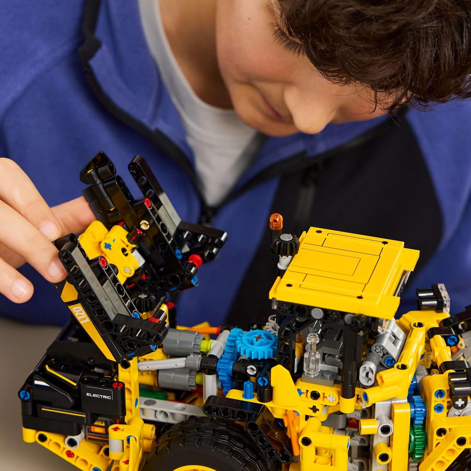 LEGO® Technic 42209 Volvo L120 Electric Radlader Spielzeug, Lego-Set