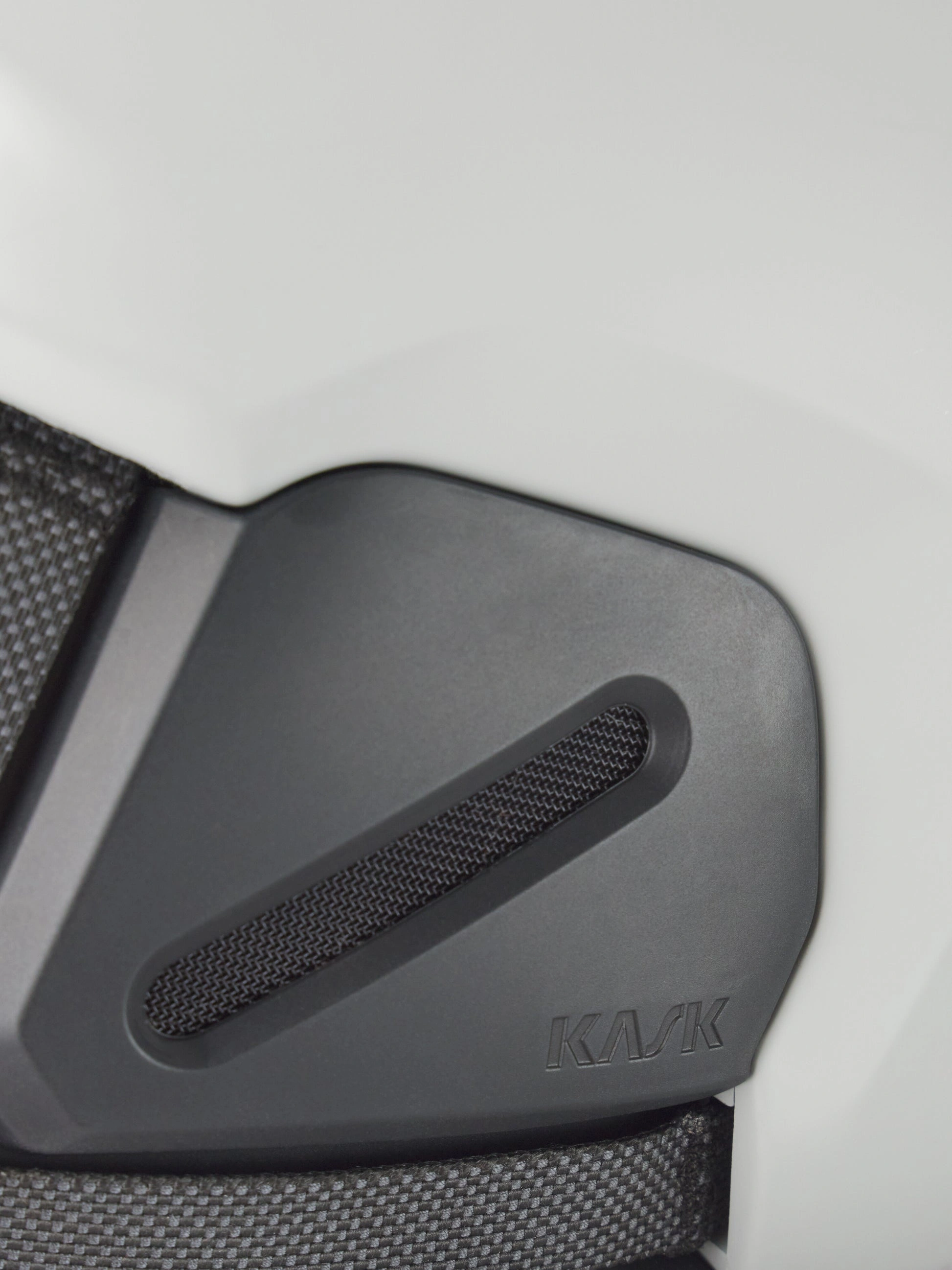 UYN Khimera Buffercone Skihelm G100327G173 – Grau/Anthrazit GR. L