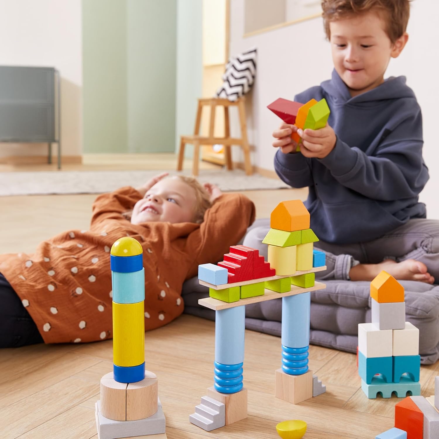 HABA 85 Basisbausteine bunt, Set mittel - Hochwertiges Holzbaustein-Set mit Aufbewahrungstasche