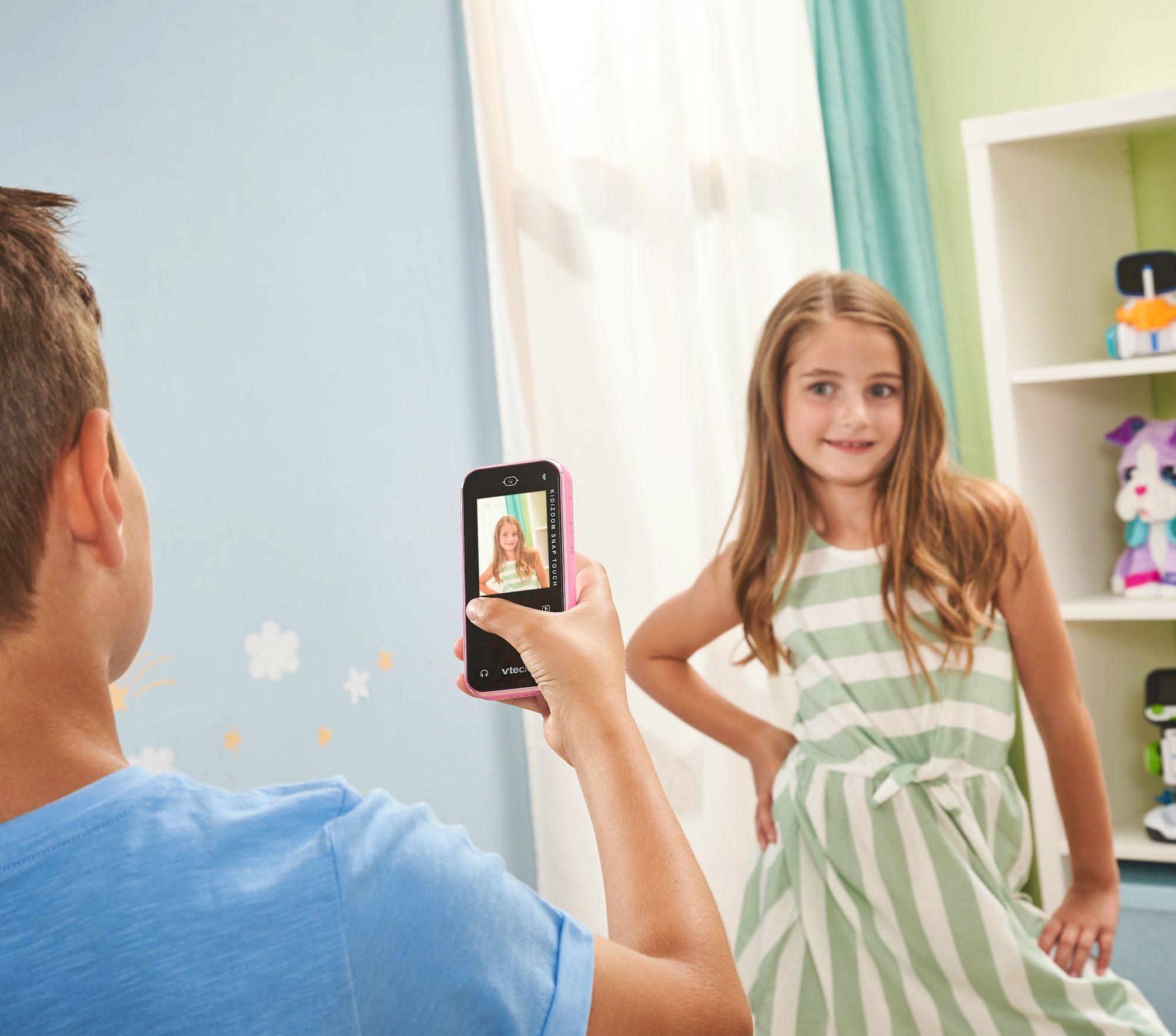 VTech KidiZoom Snap Touch Kinder-Smartphone mit Kamera ab 6 Jahren VTech KidiZoom Snap Touch in Pink, Kinderkamera im Smartphone-Design mit 2 MP Dual-Kamera 5 MP, 2,4 Touch-Display, Bluetooth, Foto-/Video-Effekte, 6 Spiele, Akku & microSD-Slot, ab 6 J.,