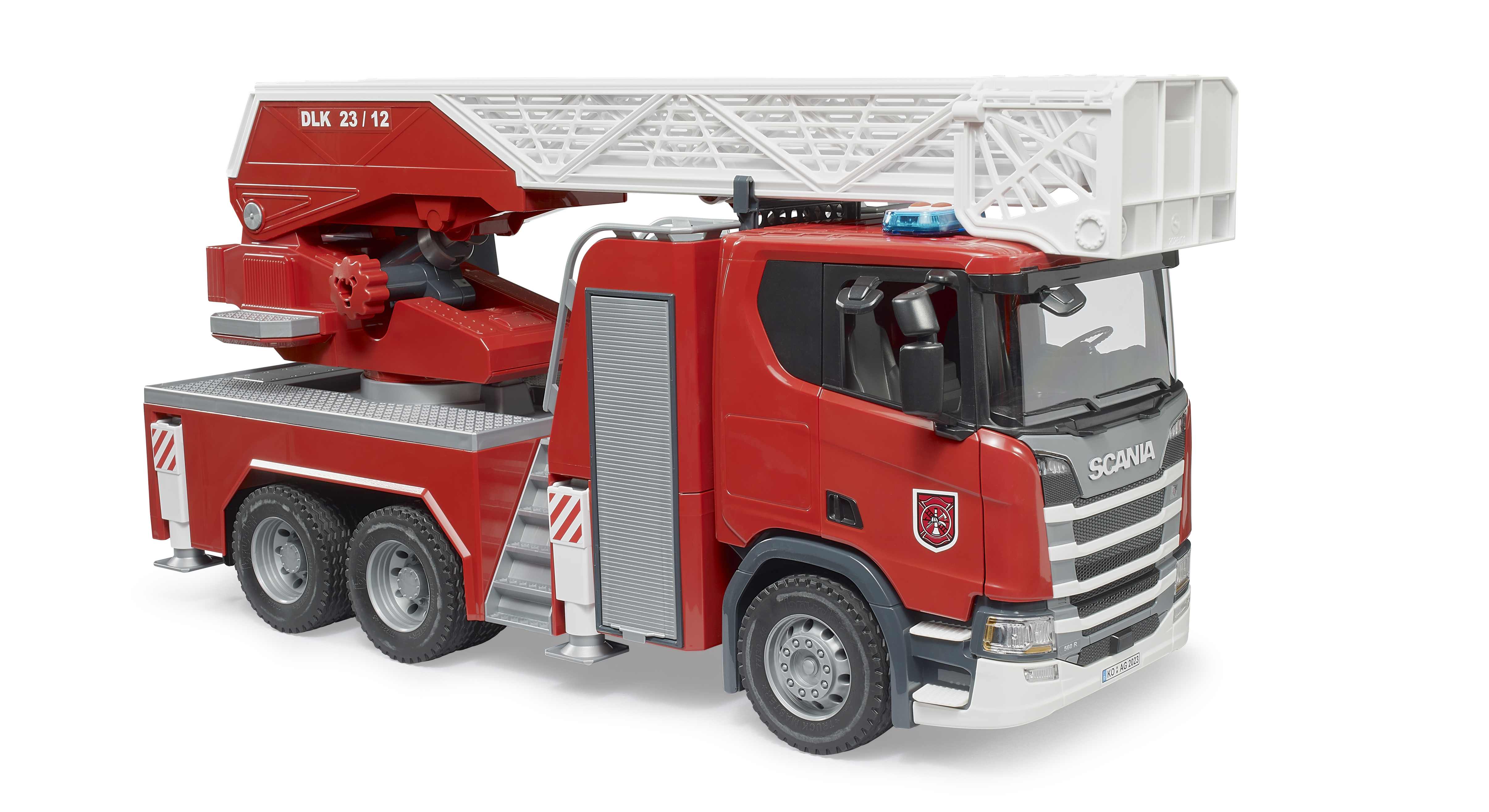 BRUDER 03591 - Scania Super 560R Feuerwehr mit Drehleiter, Wasserpumpe und Light & Sound Modul