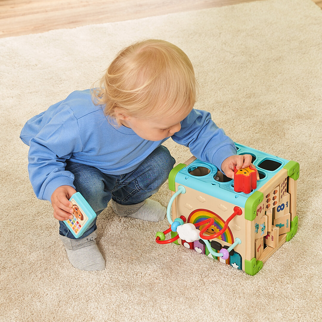 Person, Spielzeug, Kleidung, Strumpfwaren, Socke