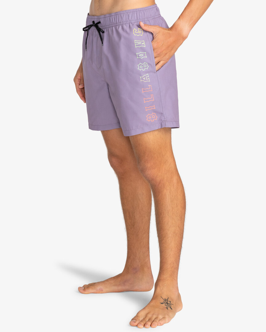 Bekleidung, Kurze Hosen, Person, Strandmode, Tätowierung